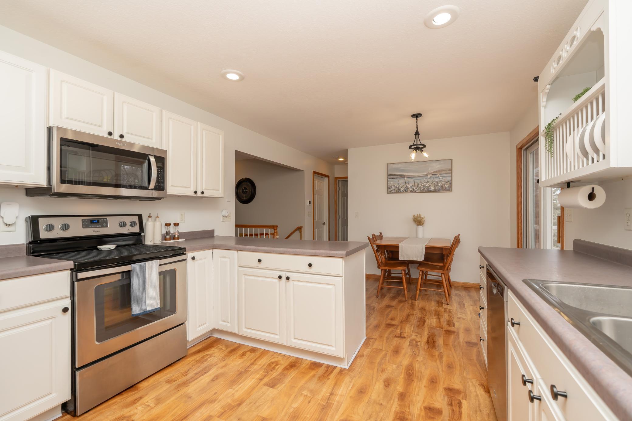 2012 Hillsboro Avenue N