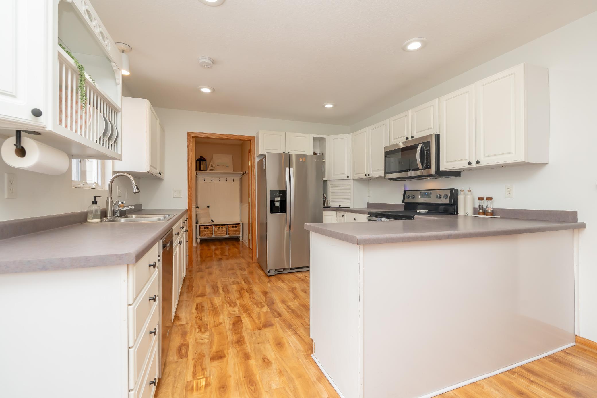 2012 Hillsboro Avenue N