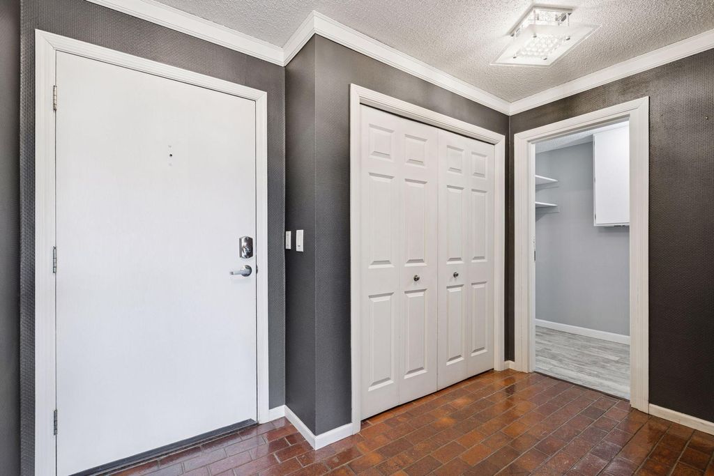 Photo of 6075 Lincoln Drive #305, Edina, MN 55436 (MLS # 7014112)