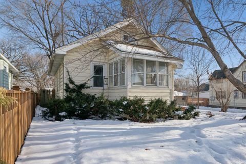 802 Howell Street N Saint Paul MN 55104