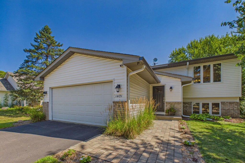Photo of 1401 Driving Park Road, Stillwater, MN 55082 (MLS # 7151883)