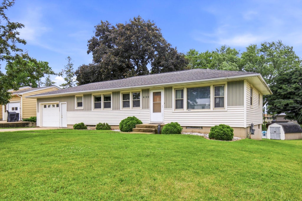 Photo of 430 5th Street SW, Plainview, MN 55964 (MLS # 7091124)