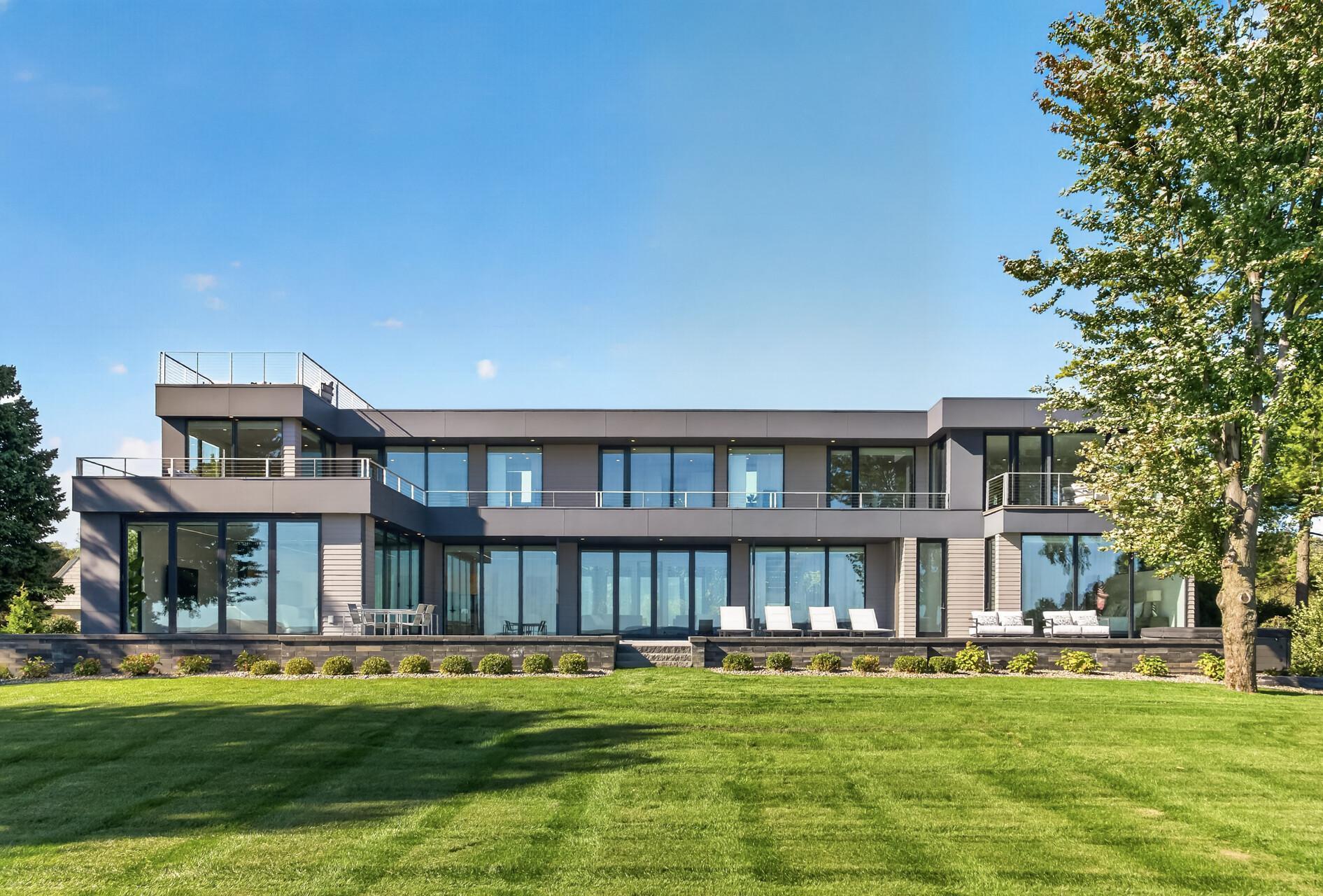 1225 Shoreline Drive