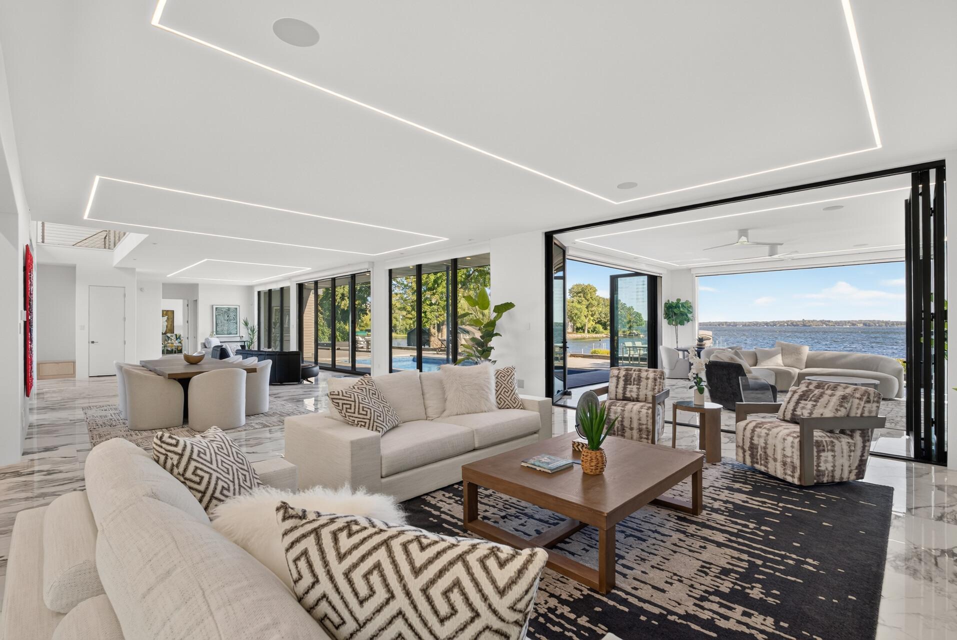 1225 Shoreline Drive