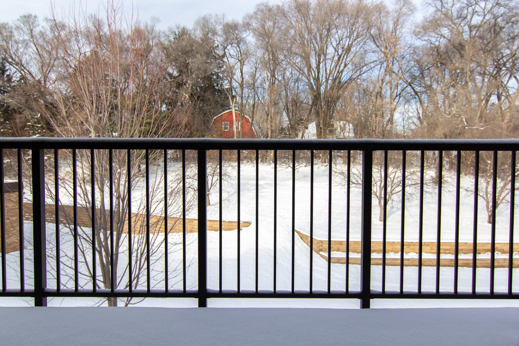 2690 Oxford Street N 247