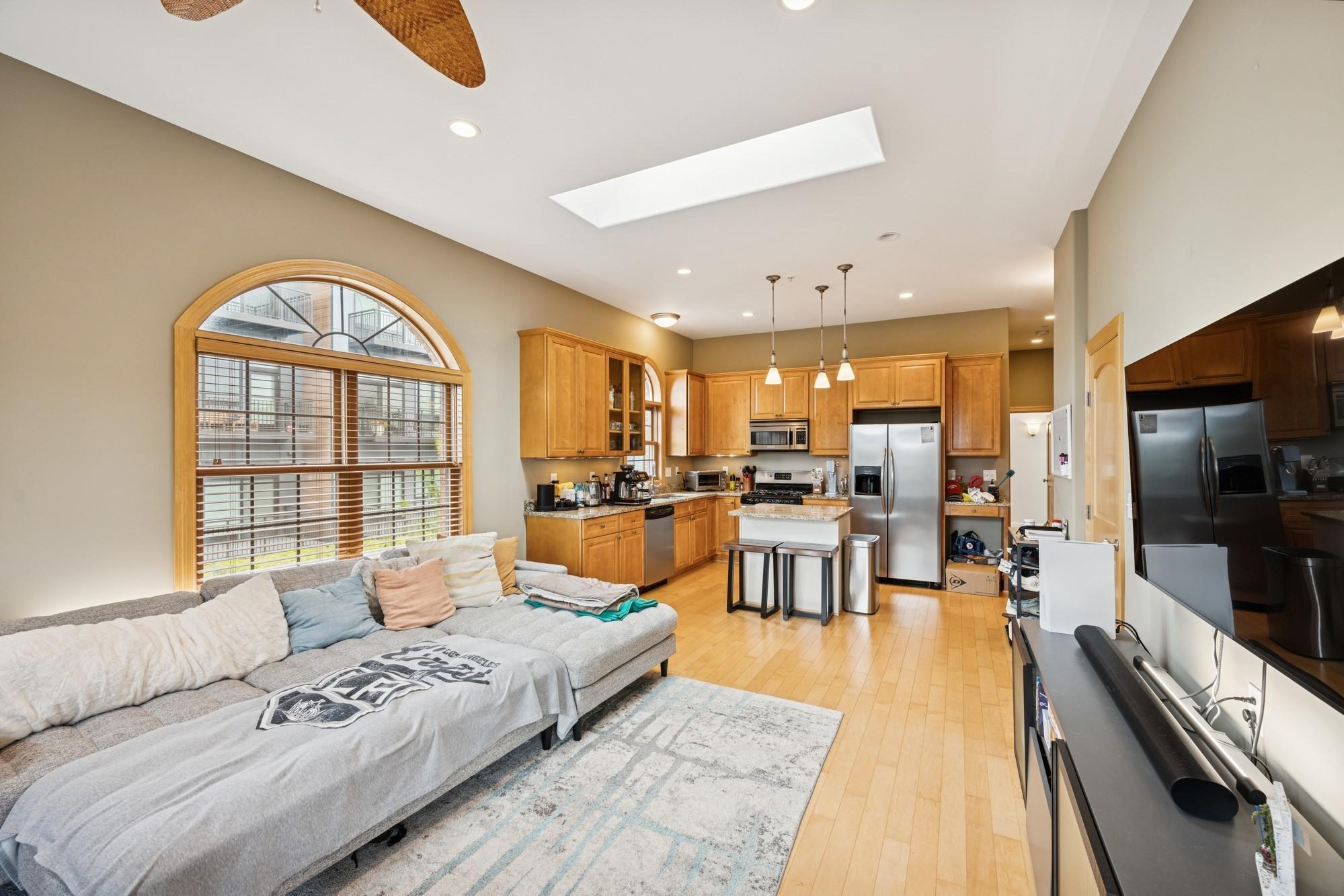 3125 Inglewood Avenue S 201