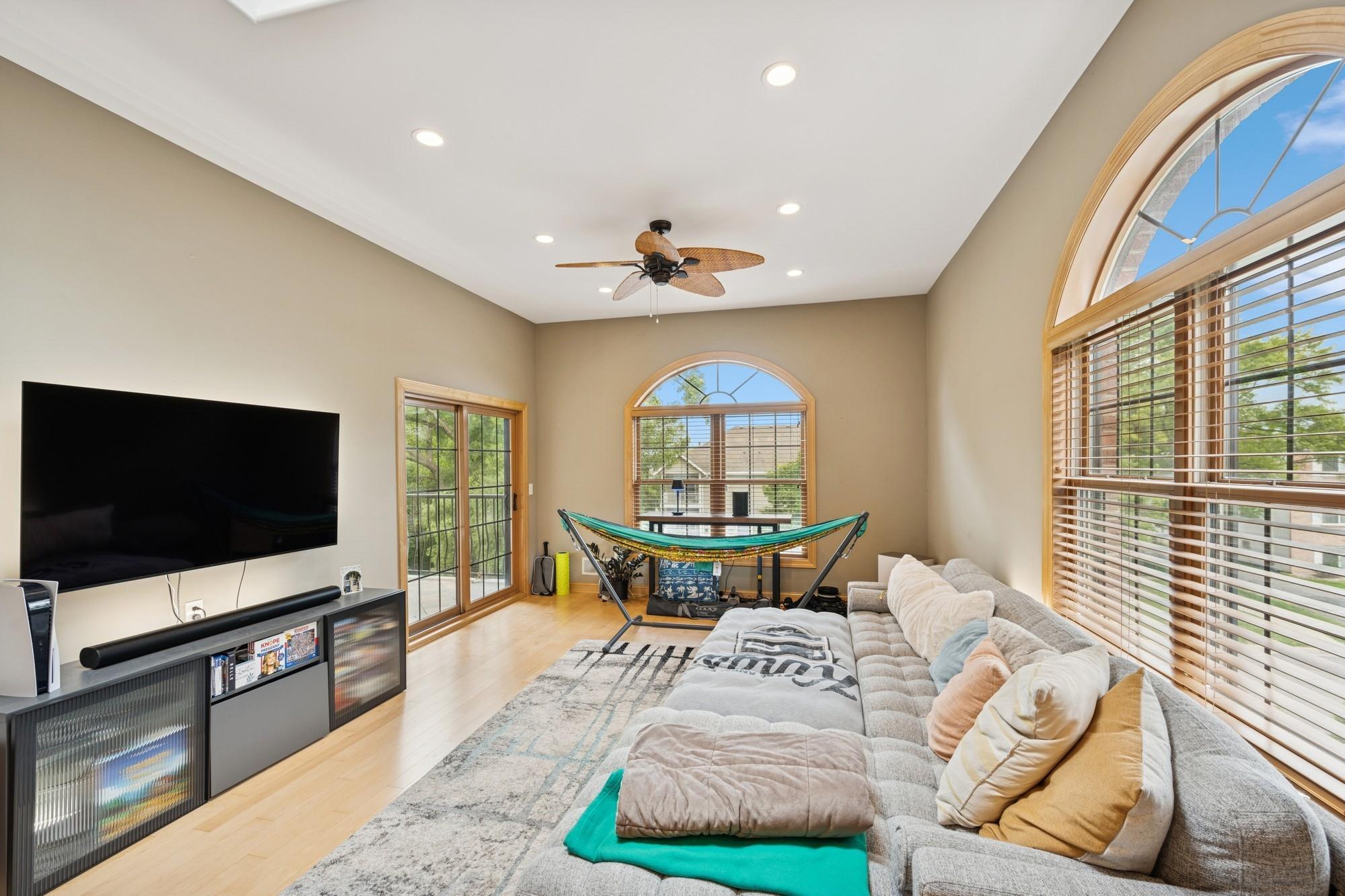 3125 Inglewood Avenue S 201