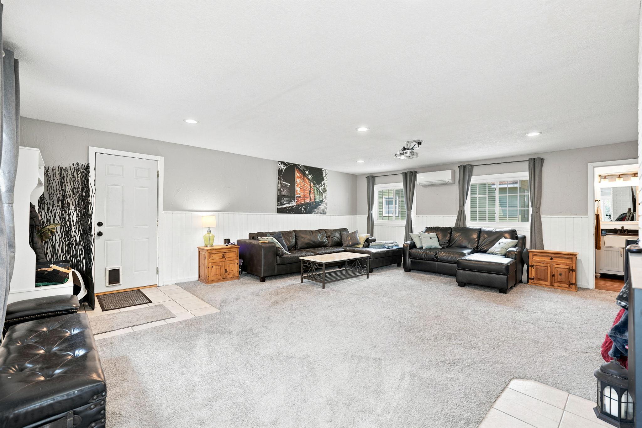 4864 Bloom Avenue
