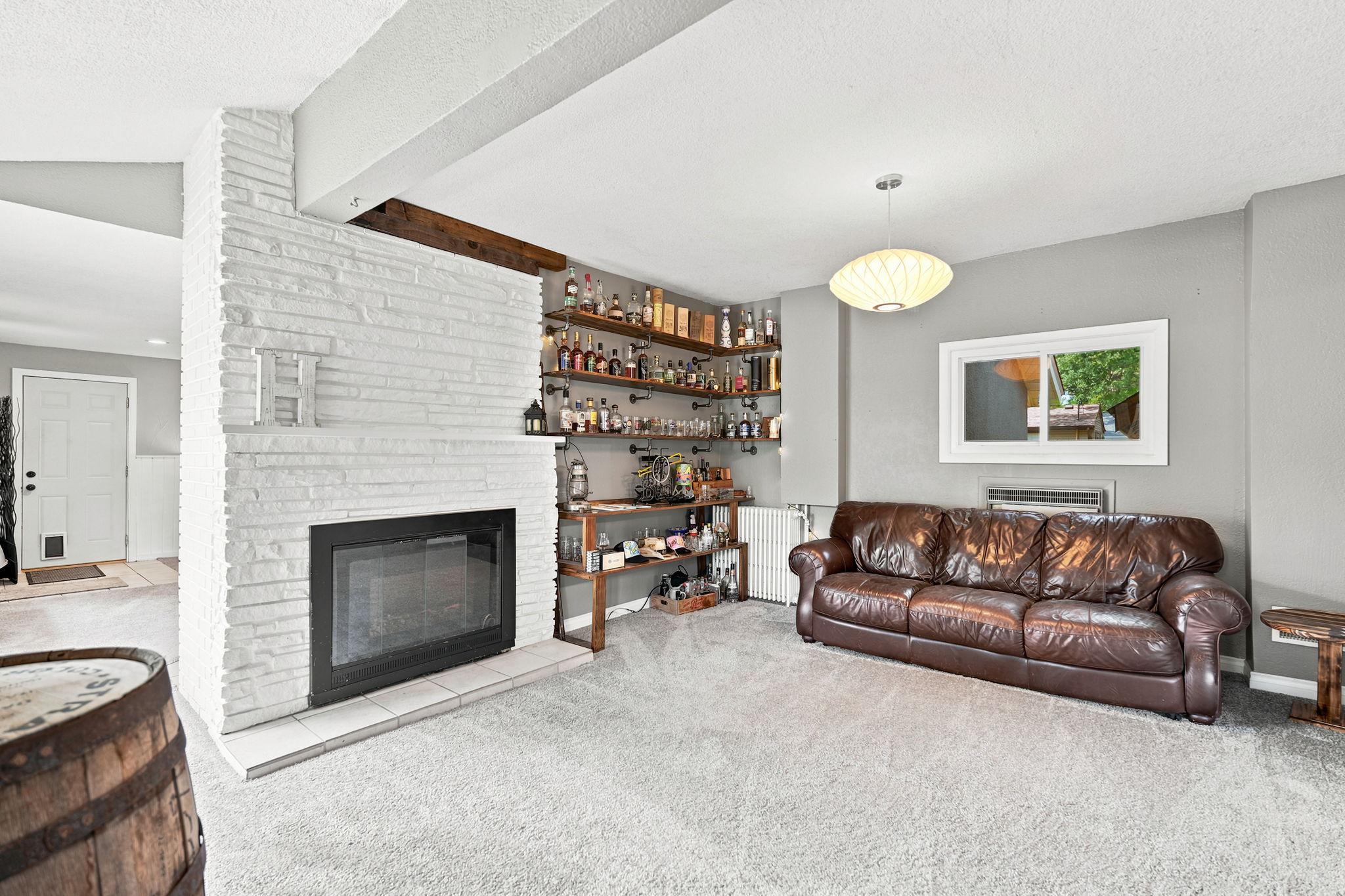 4864 Bloom Avenue