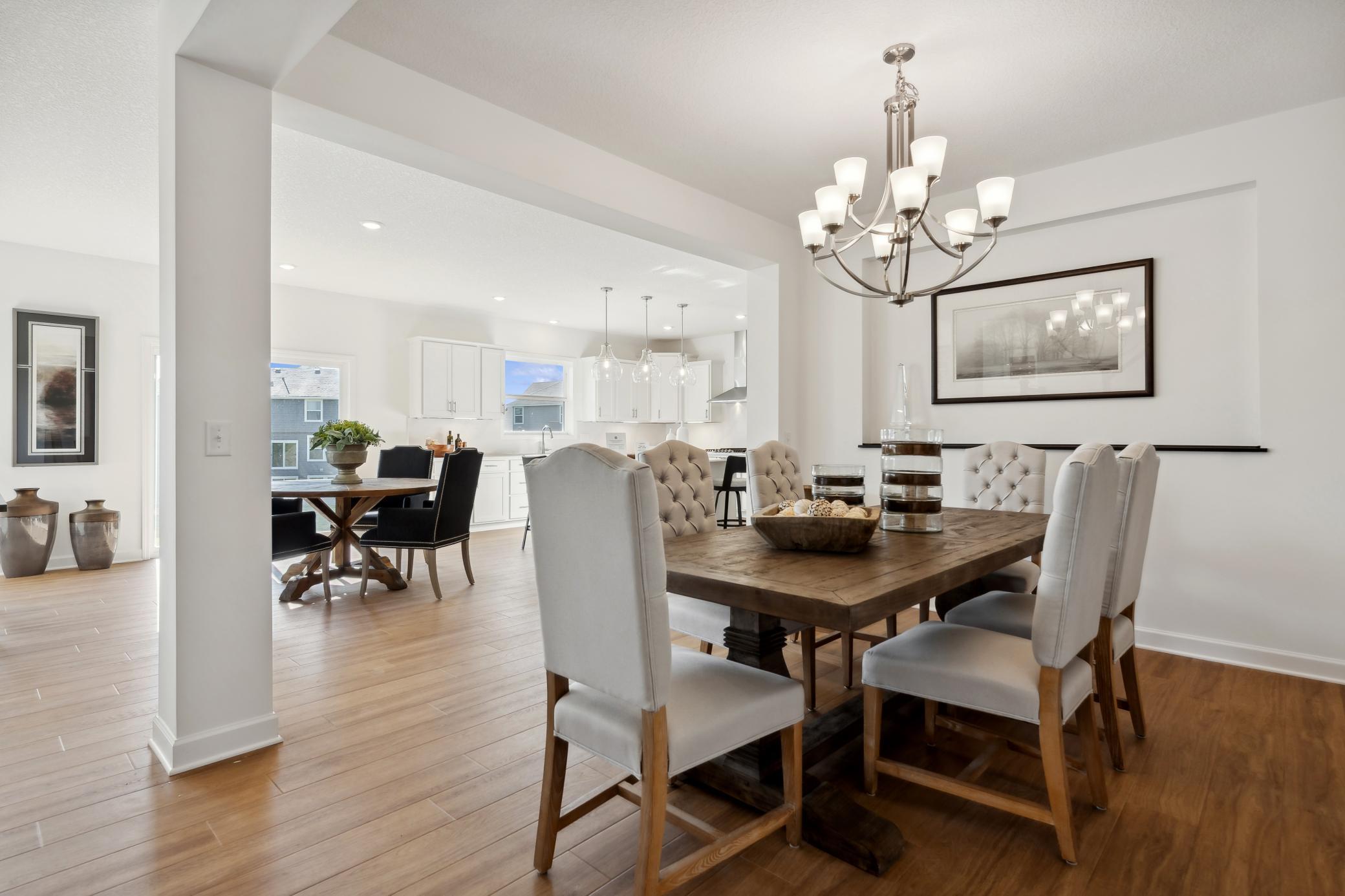 1955 Royal Boulevard N