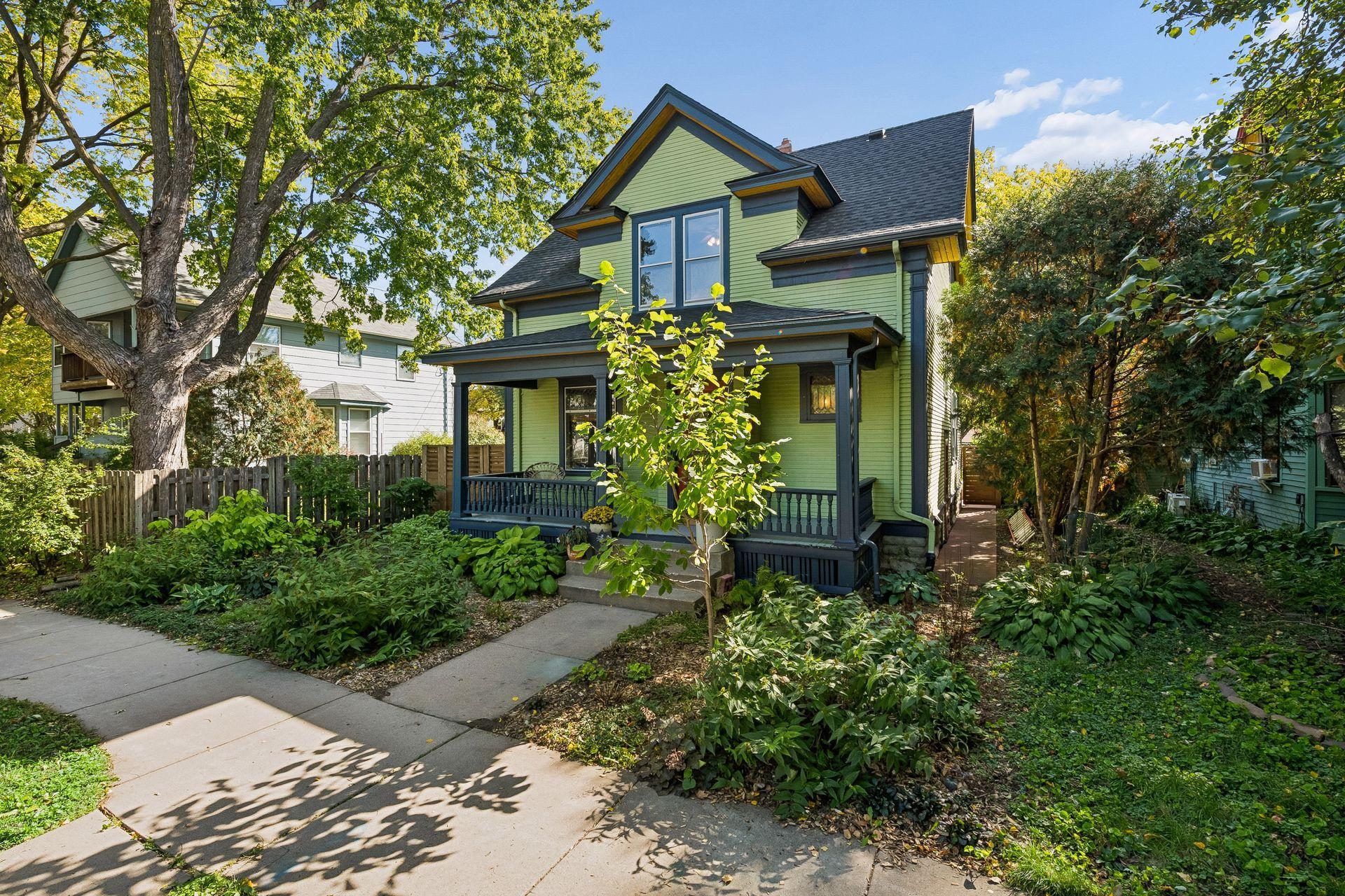 2121 E 22nd Street