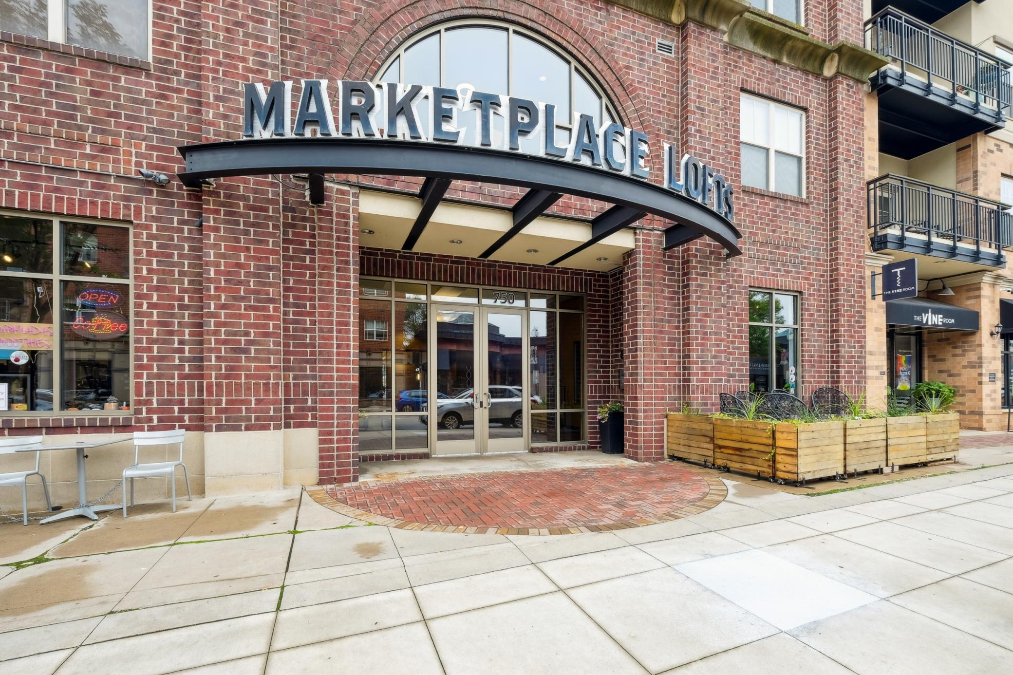 750 Mainstreet 210