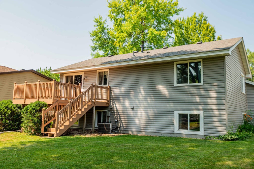 Photo of 3244 Meadowbrook Court, Vadnais Heights, MN 55127 (MLS # 7119391)