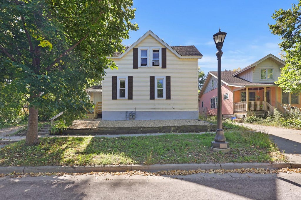Photo of 308 Stevens Street W, Saint Paul, MN 55107 (MLS # 7155676)