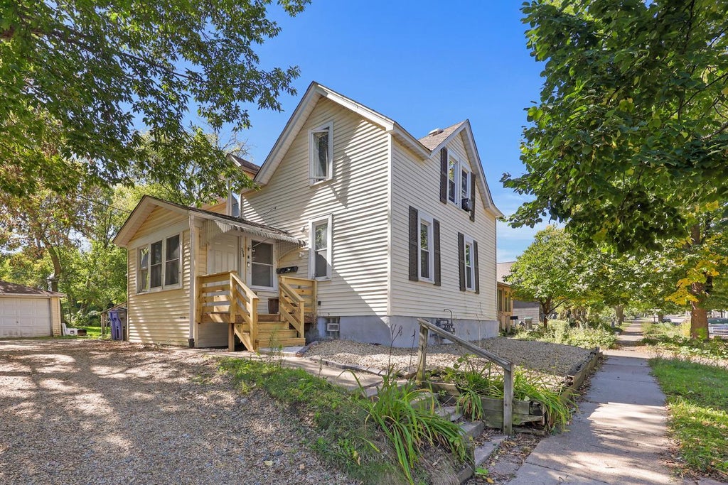Photo of 308 Stevens Street W, Saint Paul, MN 55107 (MLS # 7155676)