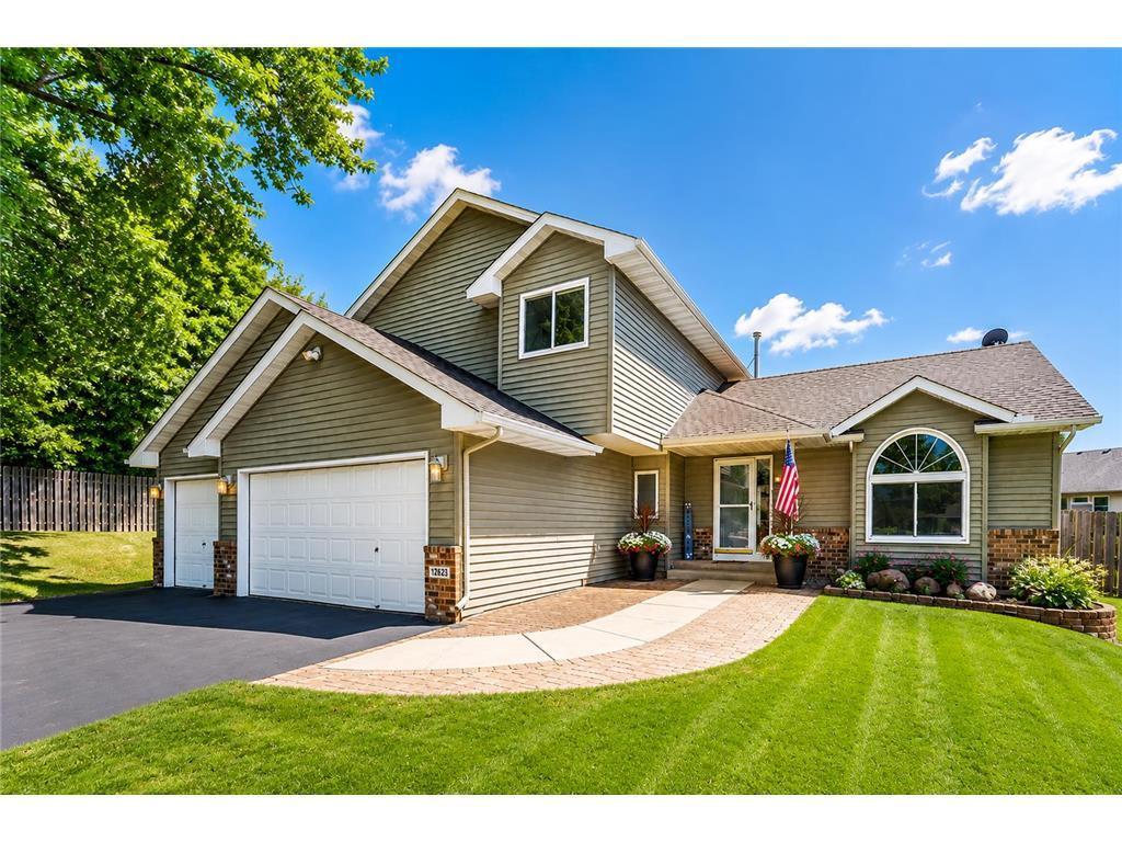 Photo of 12628 Dutch Court, Apple Valley, MN 55124 (MLS # 7157669)
