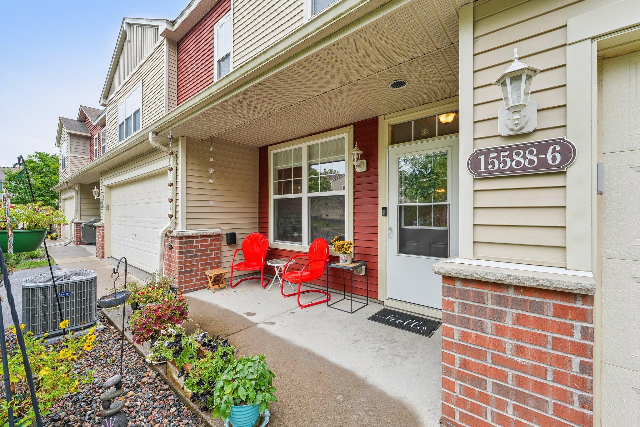 15588 Emerald Drive N 6