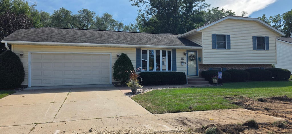 Photo of 724 Well Street, Onalaska, WI 54650 (MLS # 7140181)
