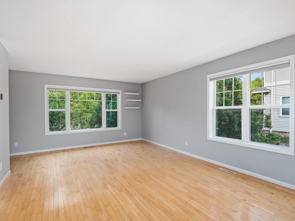 1811 3rd Street NE