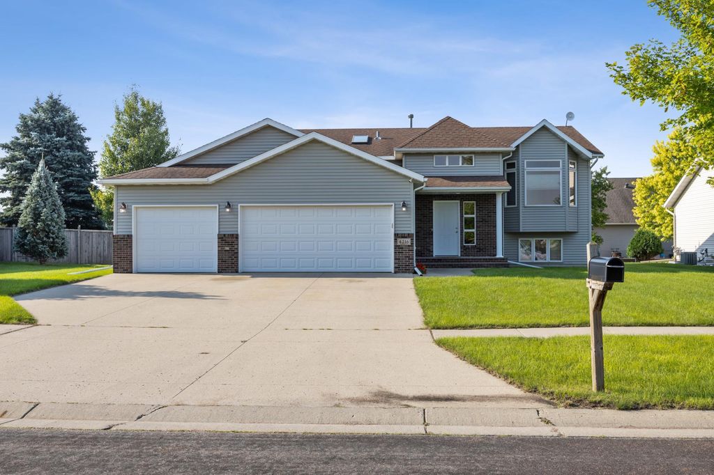 Photo of 4216 34th Avenue S, Fargo, ND 58104 (MLS # 7030944)