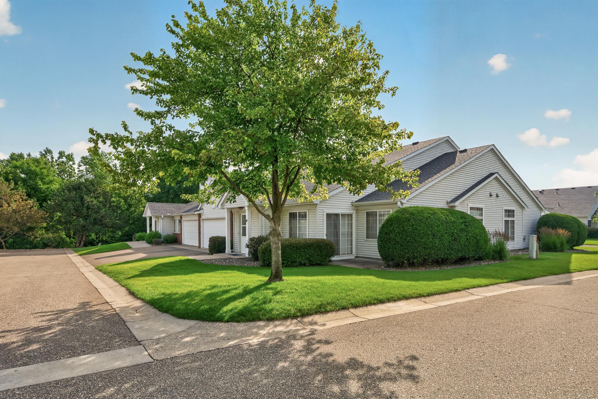 2790 87th Street E 11