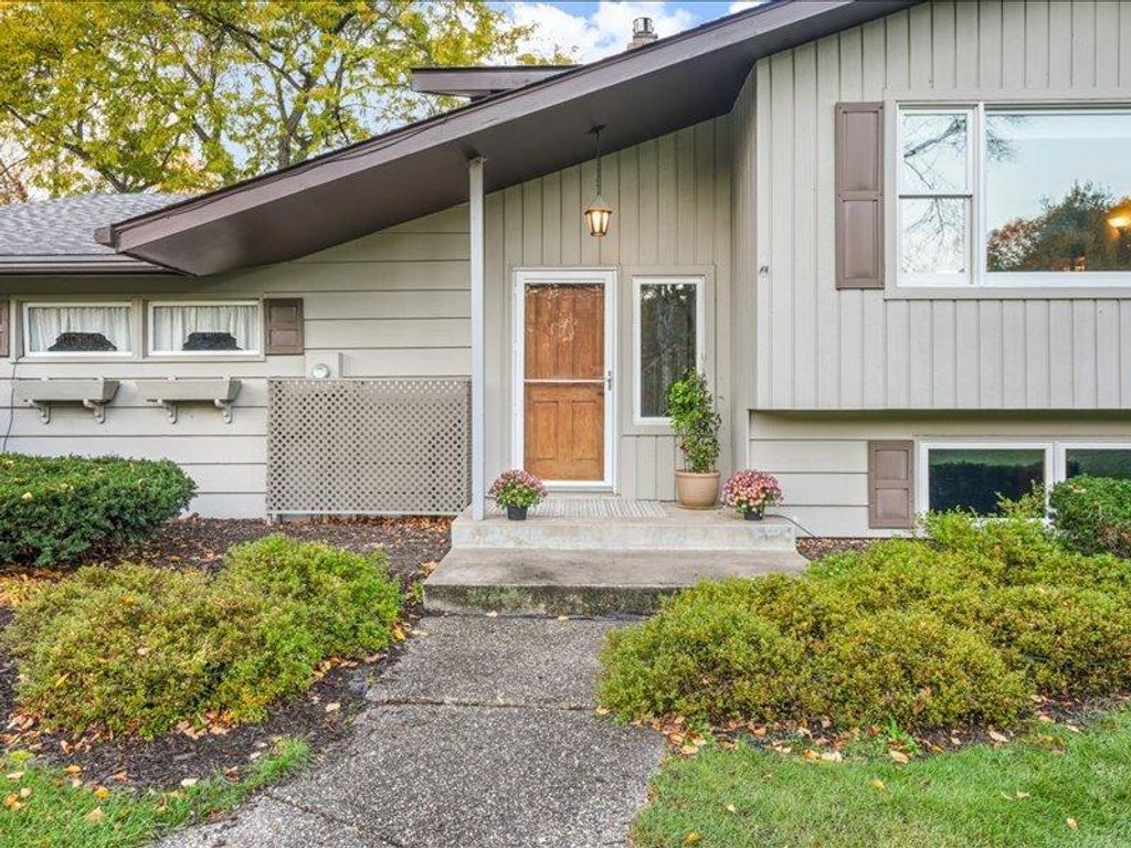 Photo of 1828 Oak Ridge Drive, New Richmond, WI 54017 (MLS # 6826493)