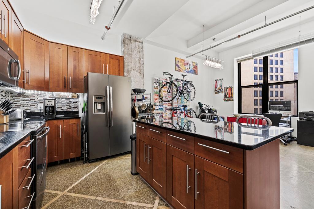 350 Saint Peter Street 707