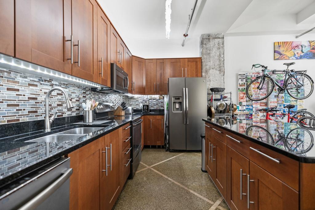 350 Saint Peter Street 707