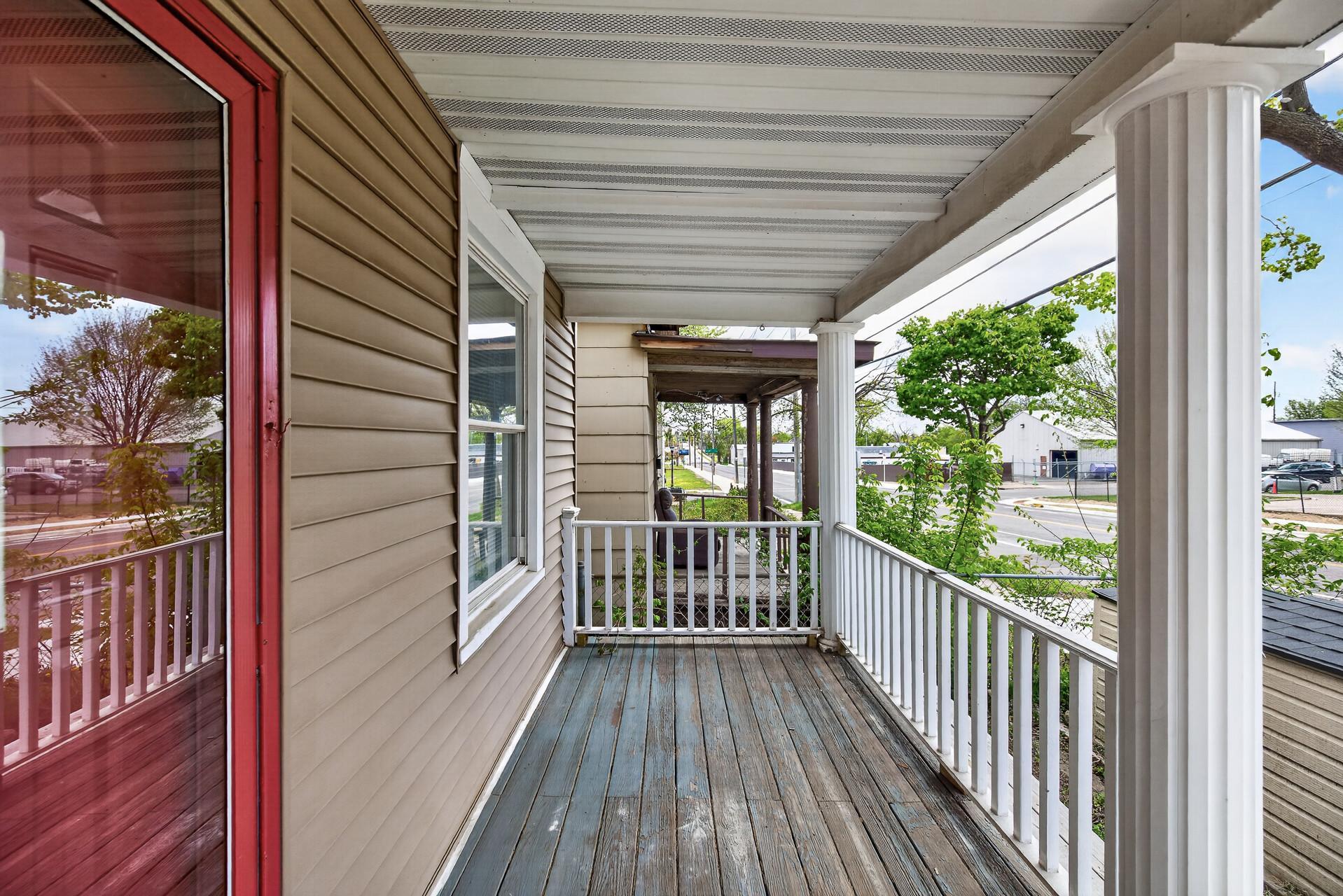 571 Front Avenue