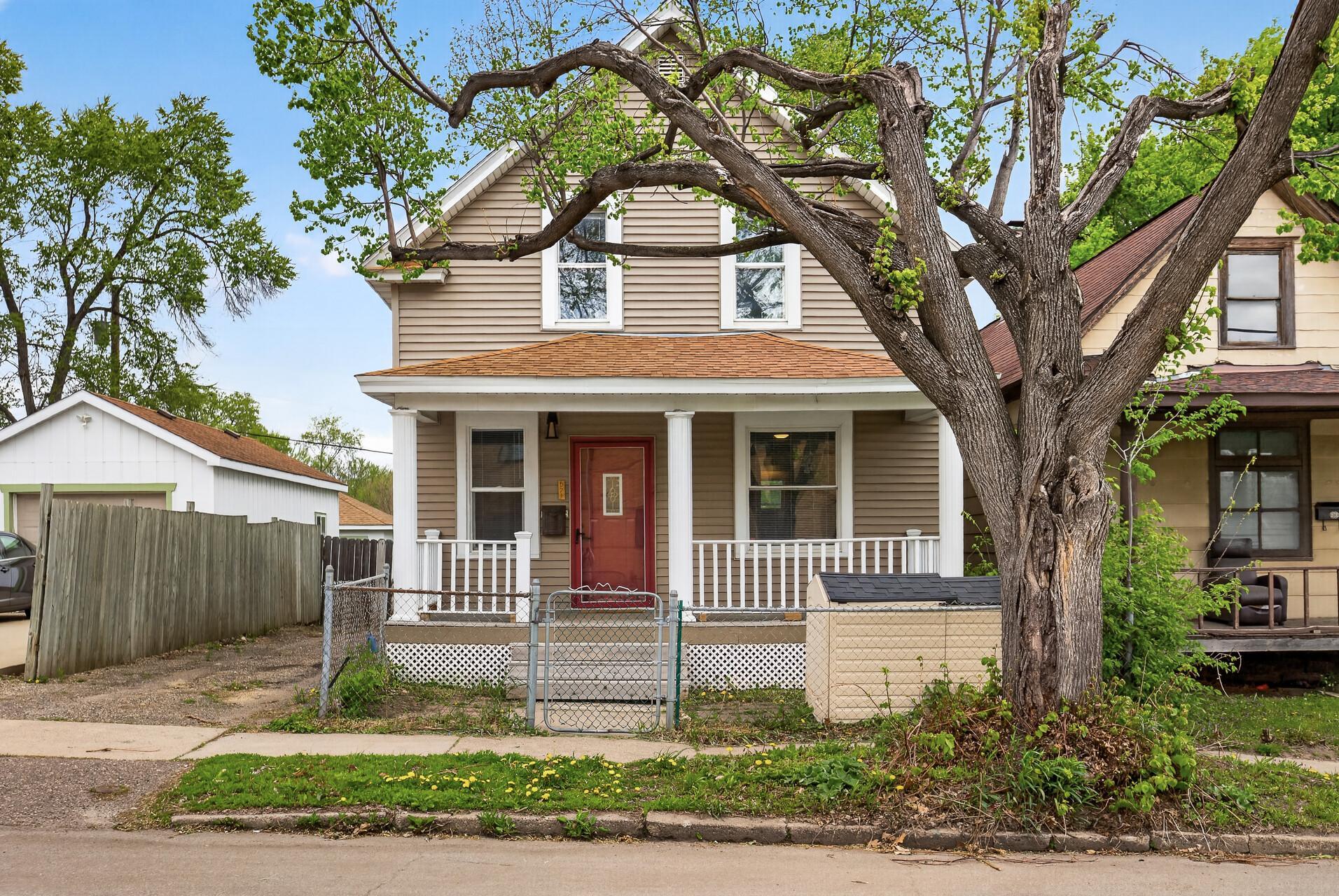 571 Front Avenue