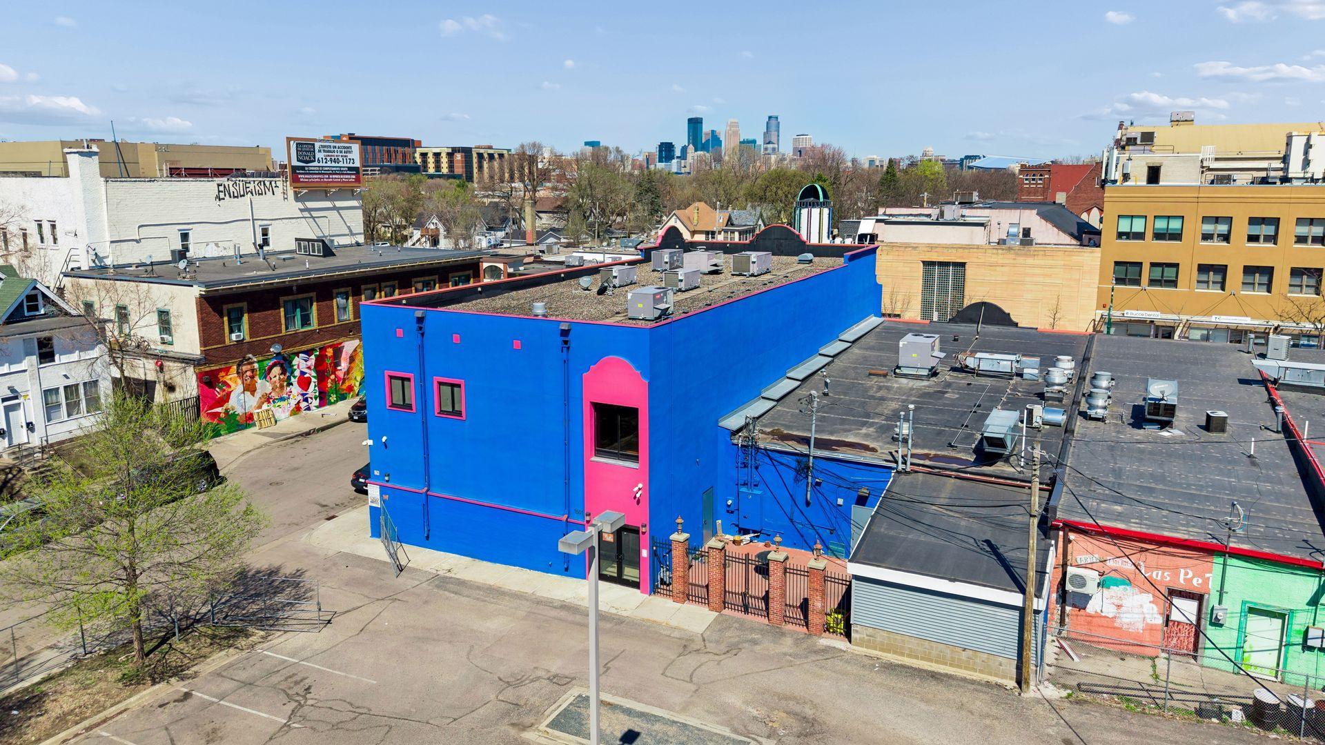1501 E Lake Street
