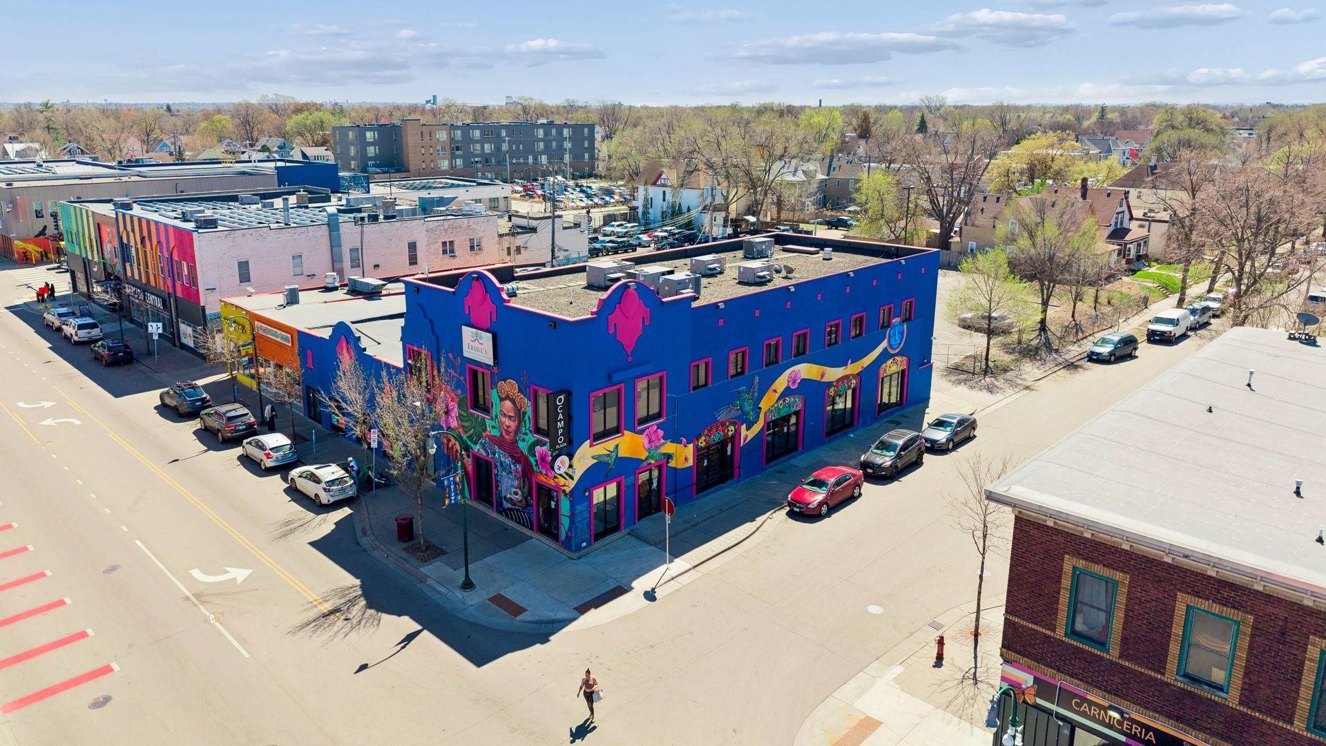 1501 E Lake Street