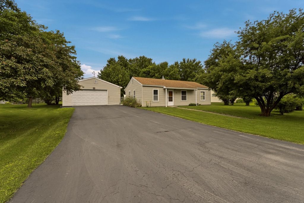 Photo of 1805 Marvale Avenue SE, Rochester, MN 55904 (MLS # 7101375)