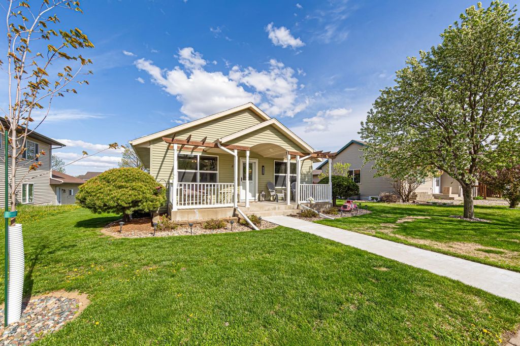 Photo of 2114 York Street, Saint Peter, MN 56082 (MLS # 7067986)
