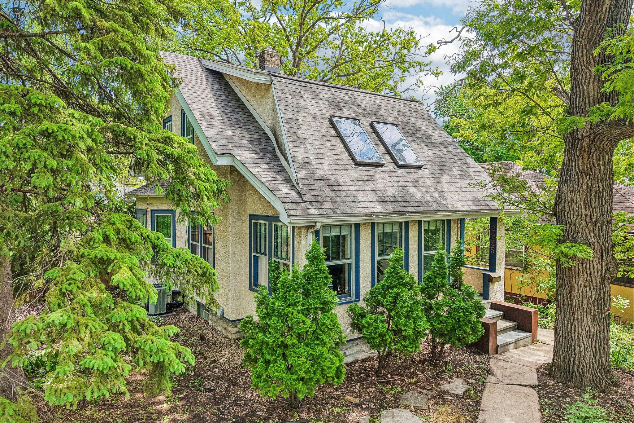 2955 Fillmore Street NE