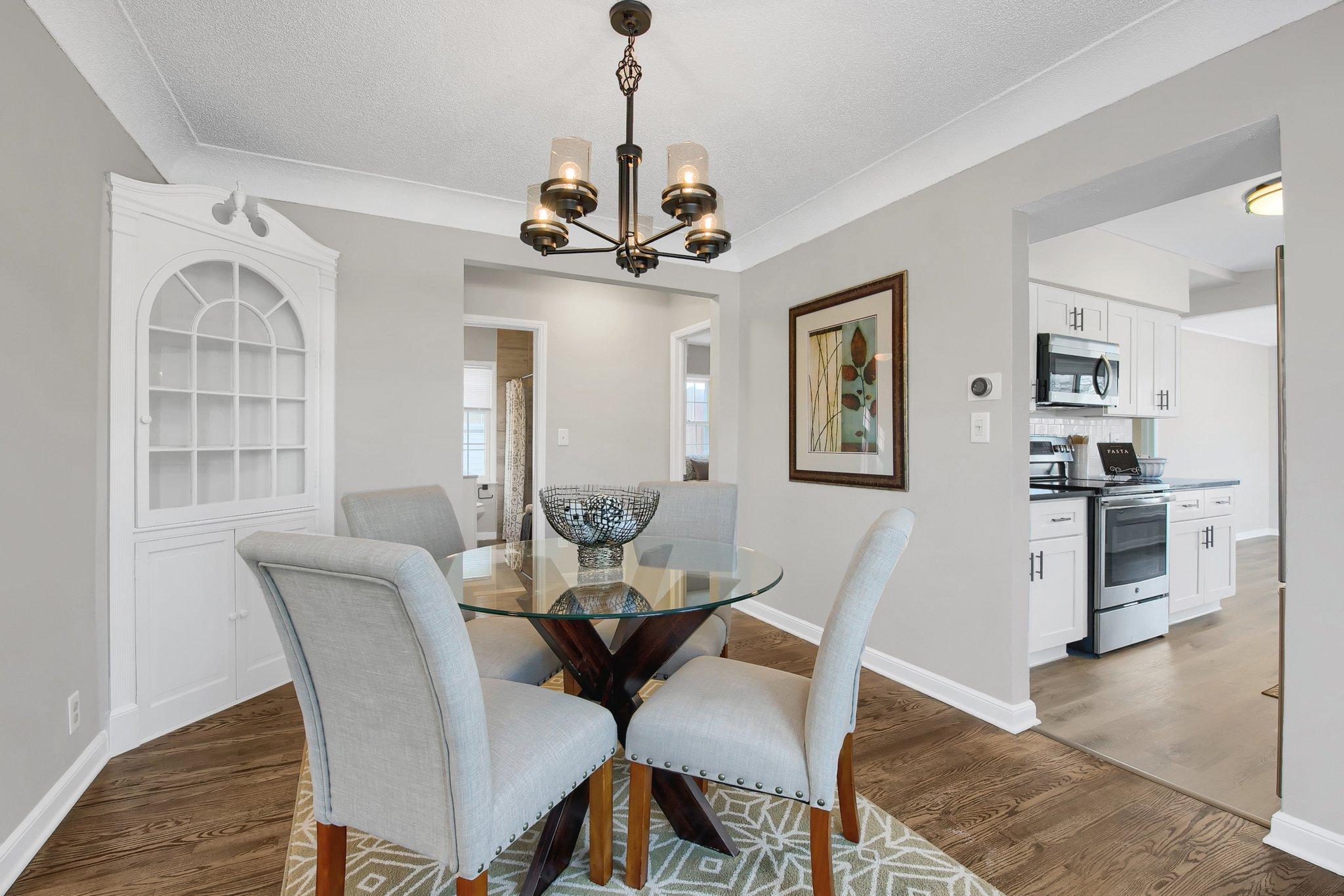 2176 Highland Parkway
