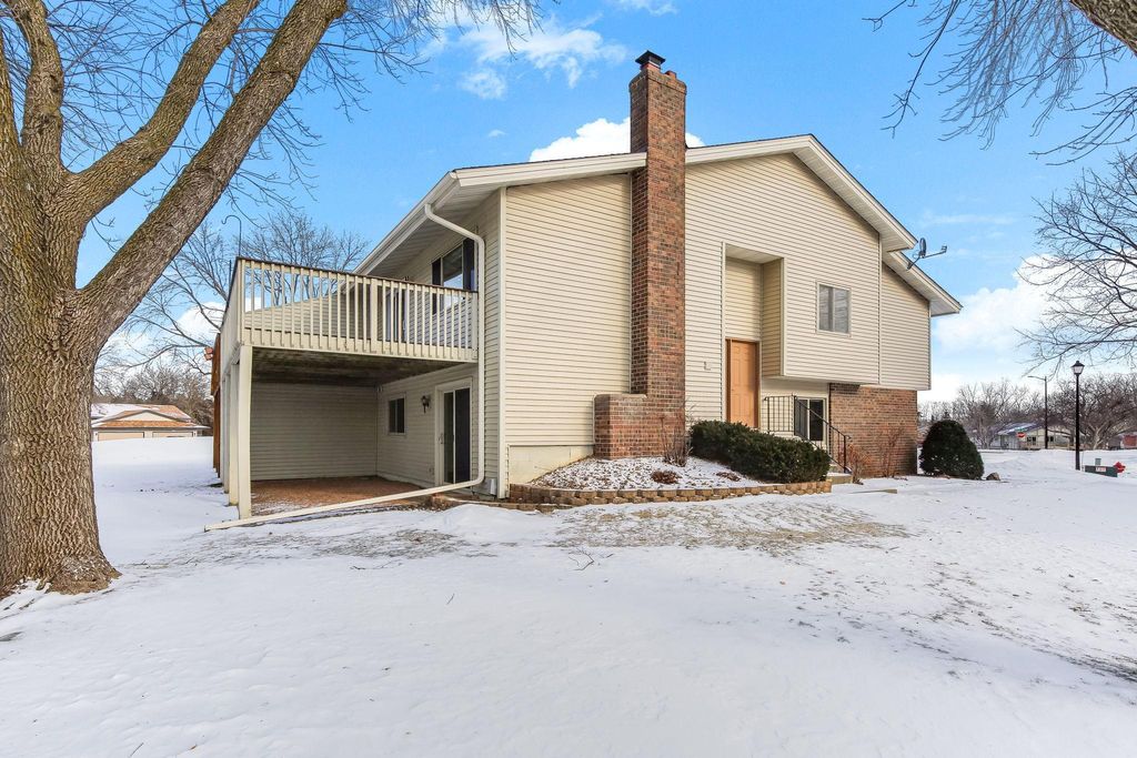 Photo of 13857 78th Place N, Maple Grove, MN 55311 (MLS # 7011793)