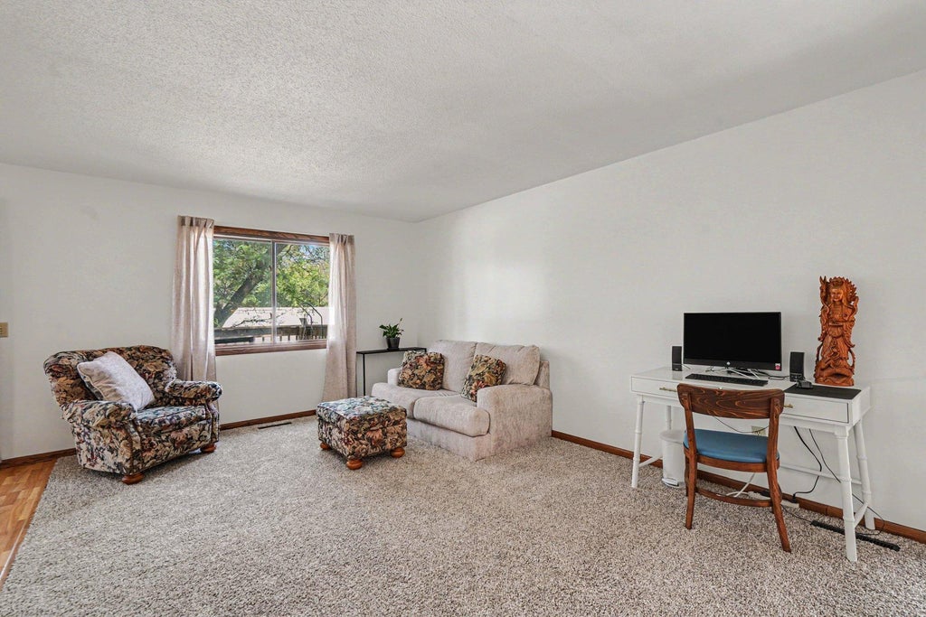 Photo of 3916 Gershwin Avenue N, Oakdale, MN 55128 (MLS # 7121721)