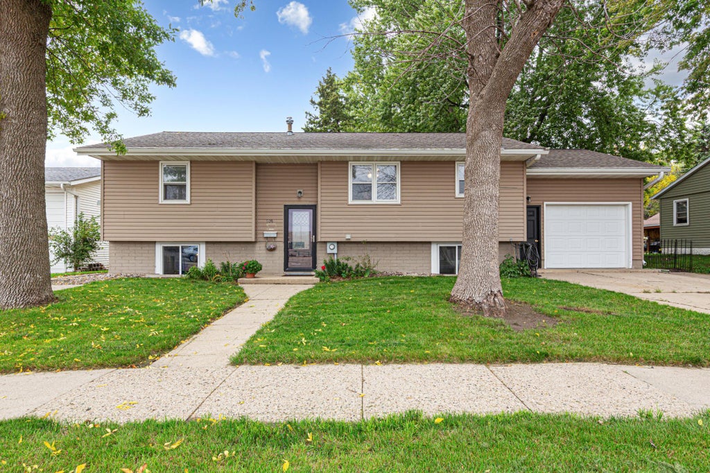 Photo of 109 10th Avenue SE, Waseca, MN 56093 (MLS # 7153133)