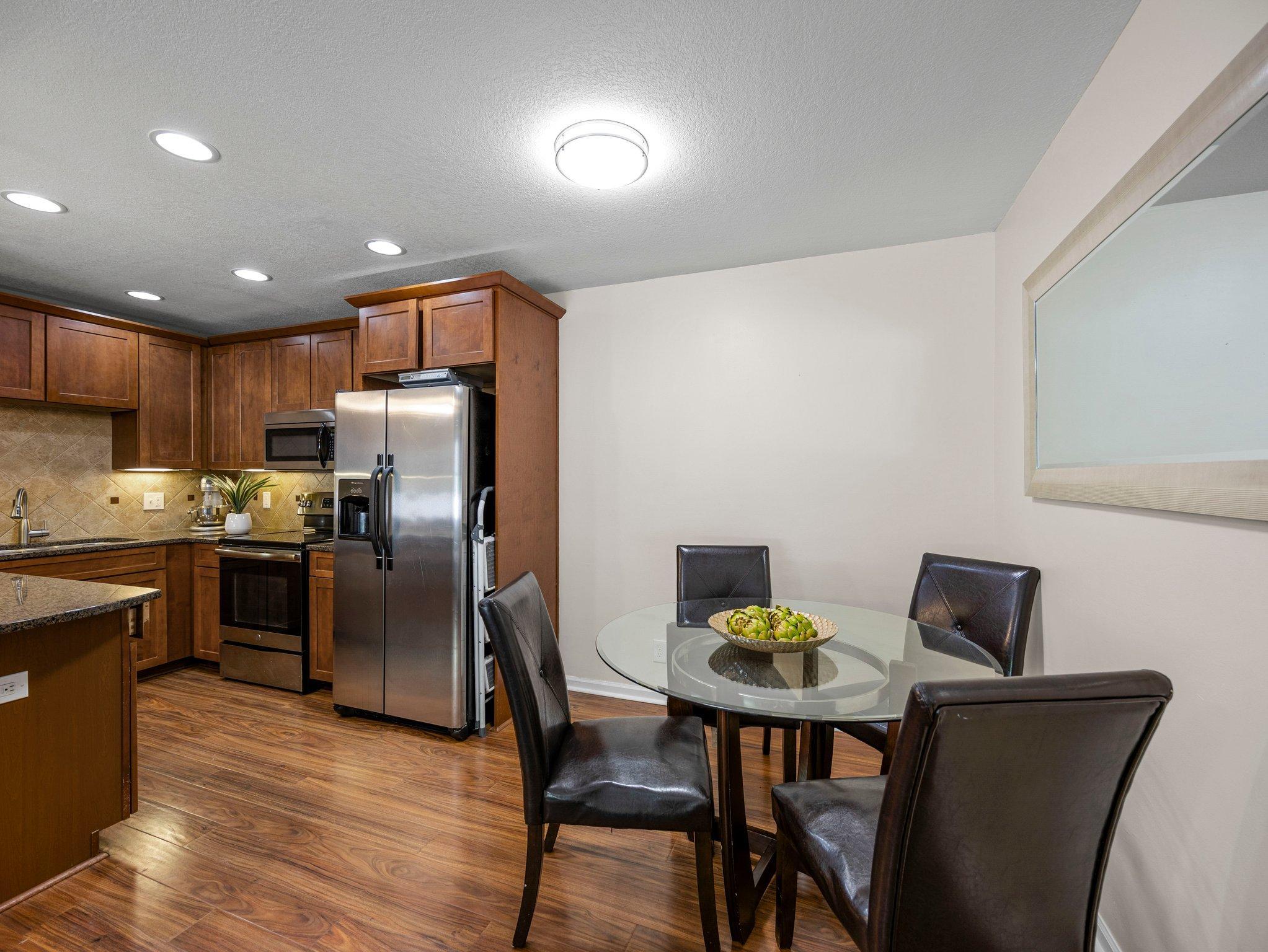 1544 Greenwood Court N