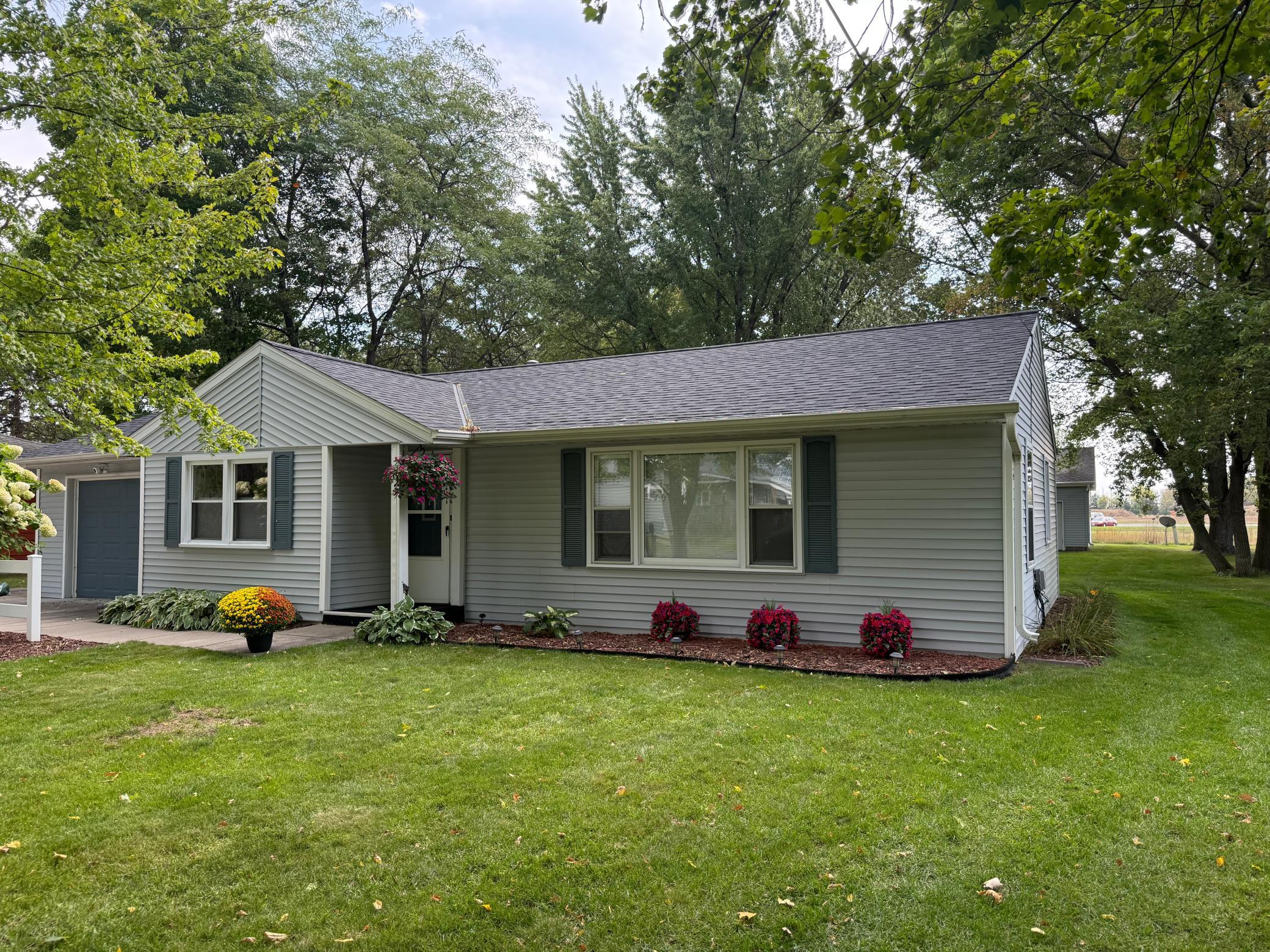 1128 Woodlawn Acres Drive