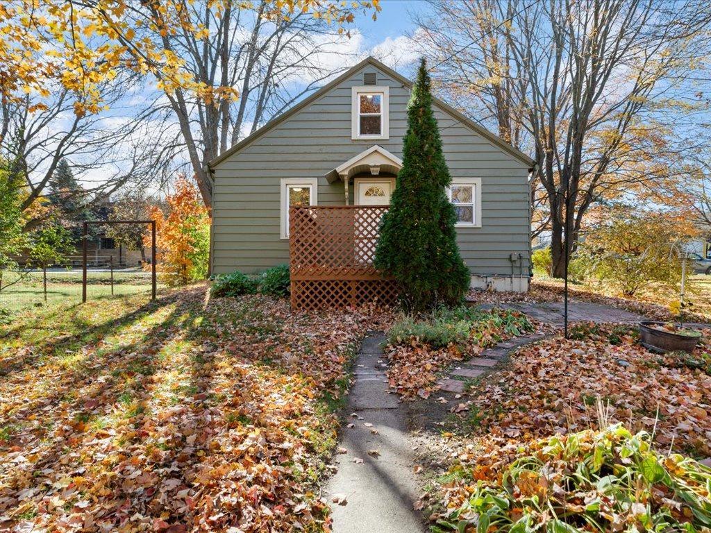 21 1st Street SE