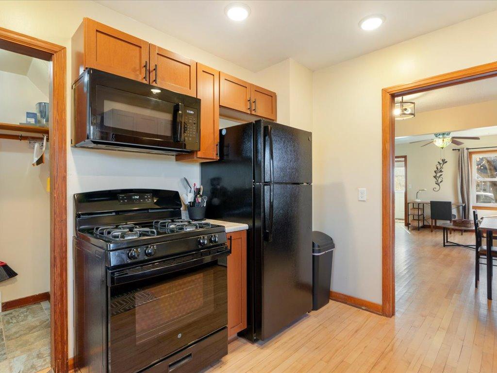 21 1st Street SE