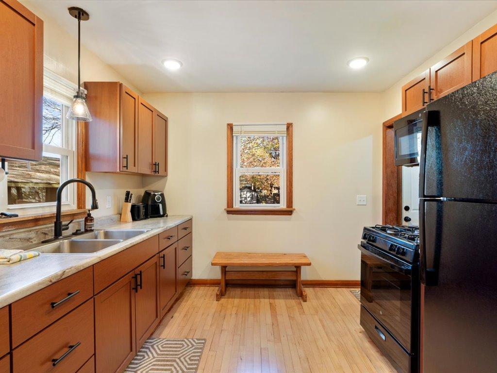 21 1st Street SE