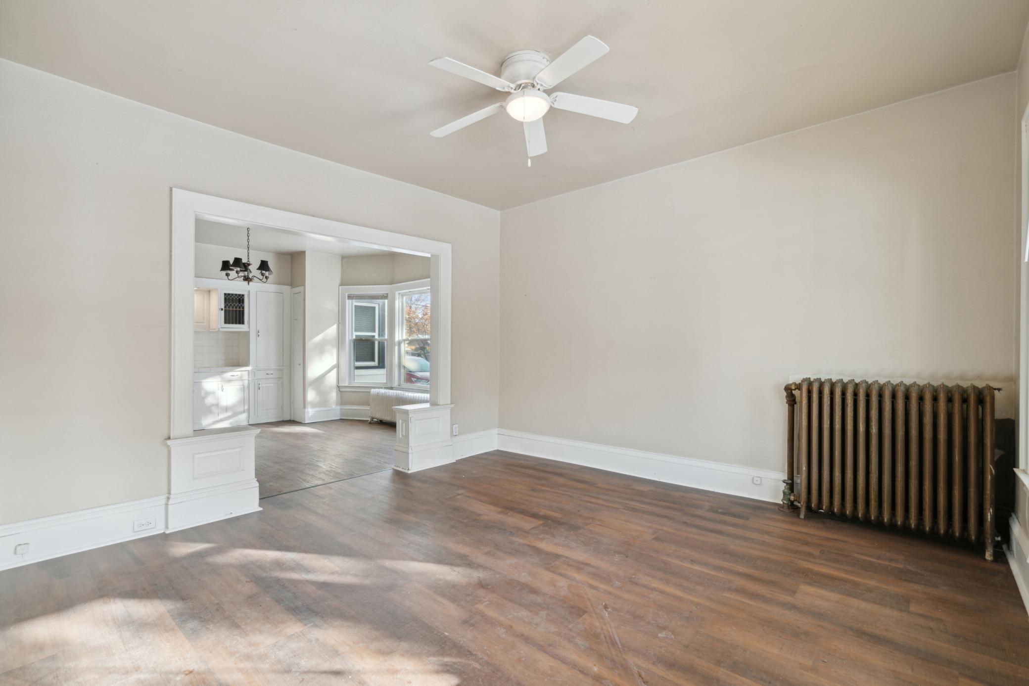 885 Grand Avenue