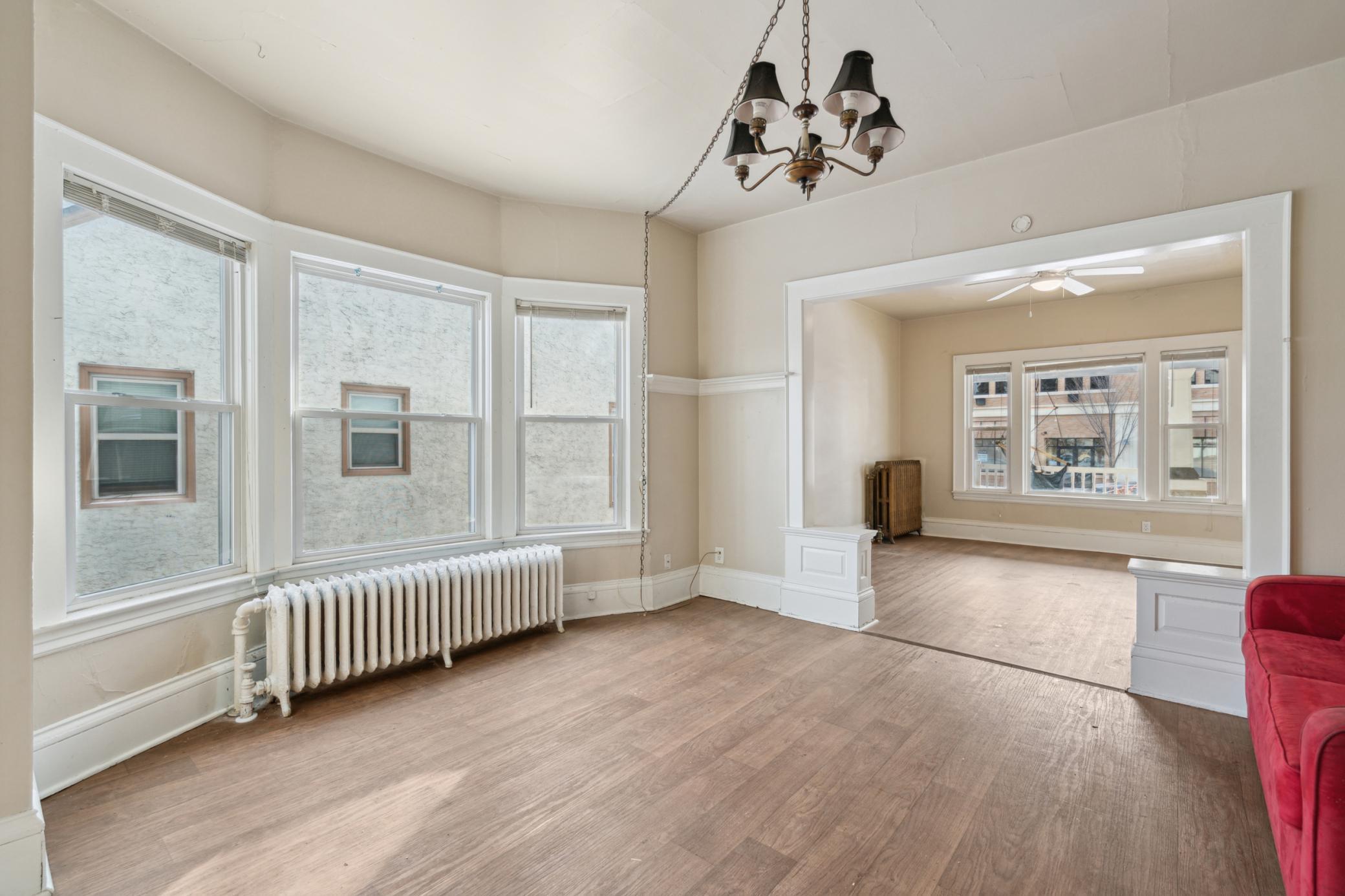 885 Grand Avenue
