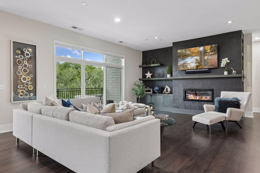 Photo of 935 Lake Street E #202, Wayzata, MN 55391 (MLS # 7113687)