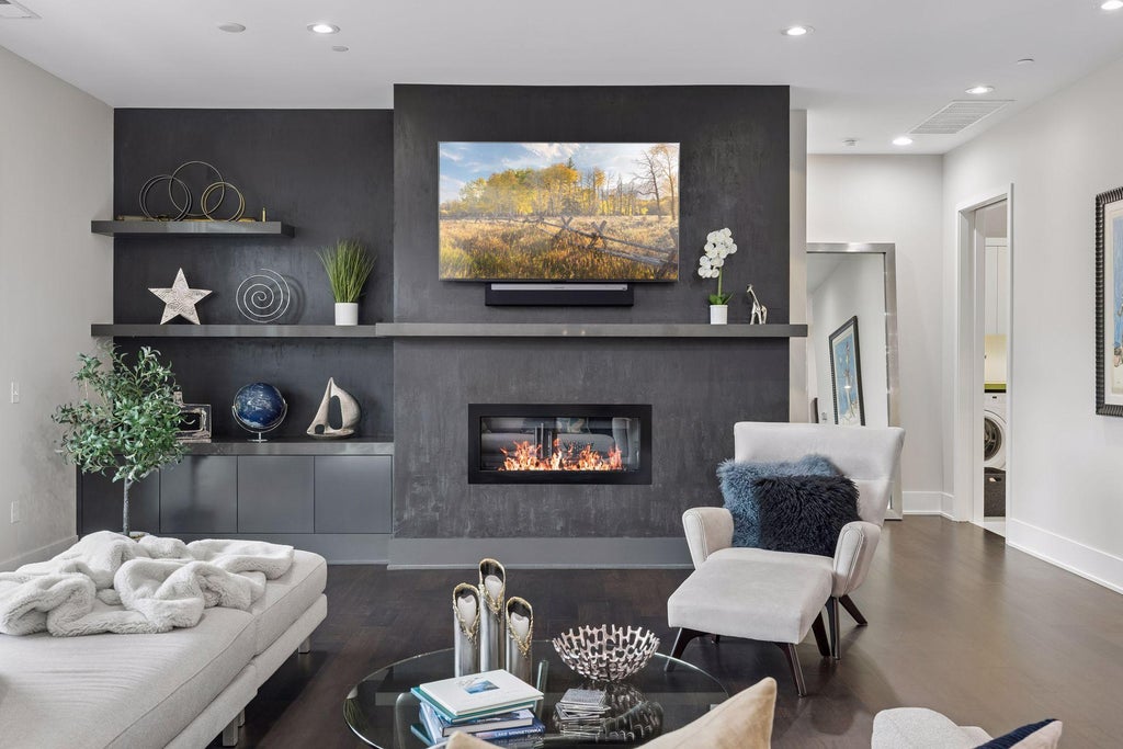 Photo of 935 Lake Street E #202, Wayzata, MN 55391 (MLS # 7113687)