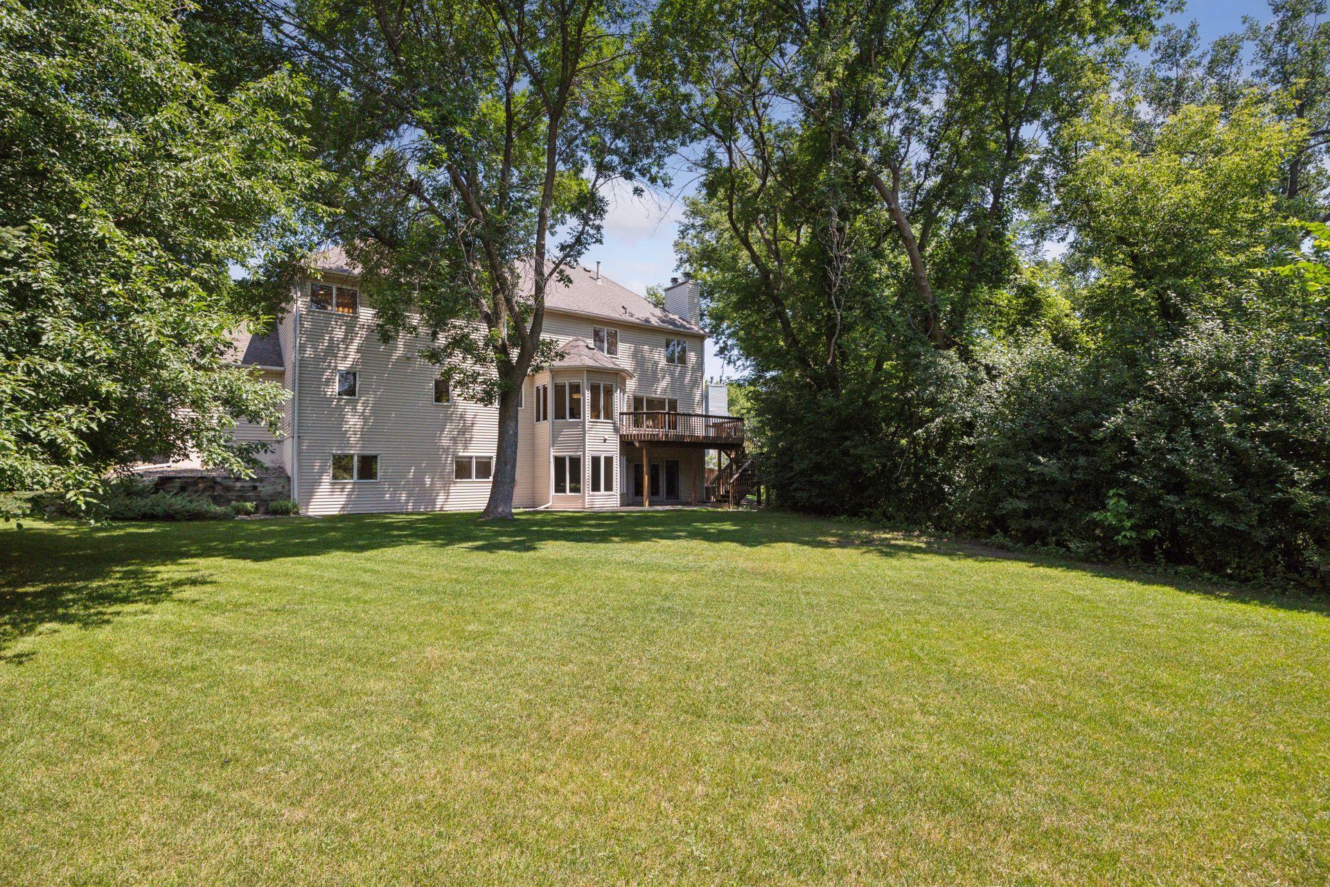 8943 Sylvan Ridge