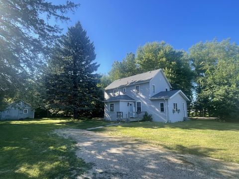 Photo of 801 Center Street S, Tracy, MN 56175 (MLS # 6781043)